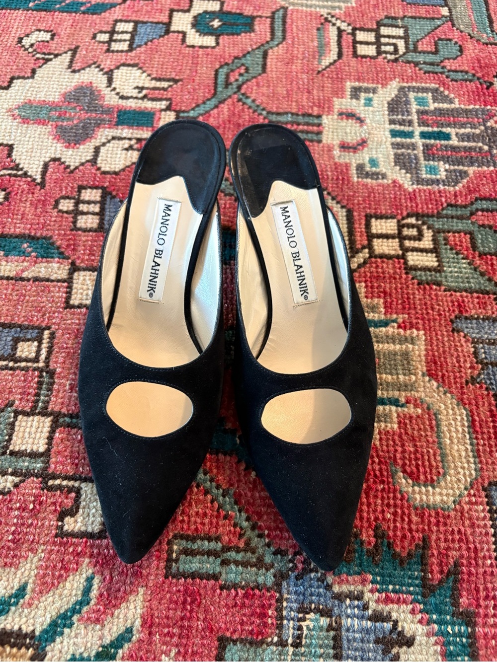 Vintage Manolo Blahnik Black Suede Pointed Toe Kitten Heel Mules - Picture 2 of 6